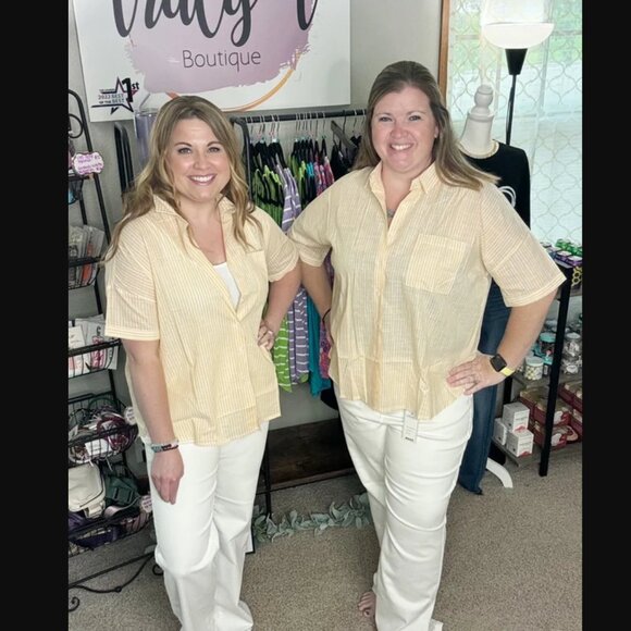 Yellow & Ivory Short Sleeve Stripes Collard Top - Picture 2 of 4